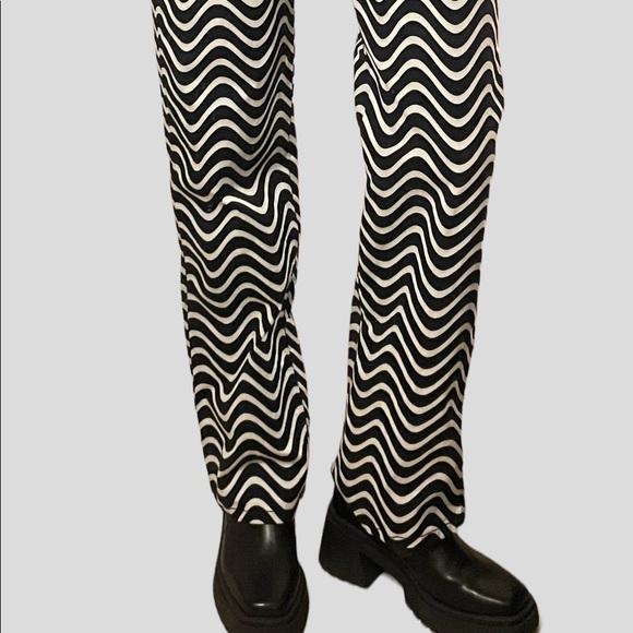 Black and white zig zag pants - Picture 1 of 5